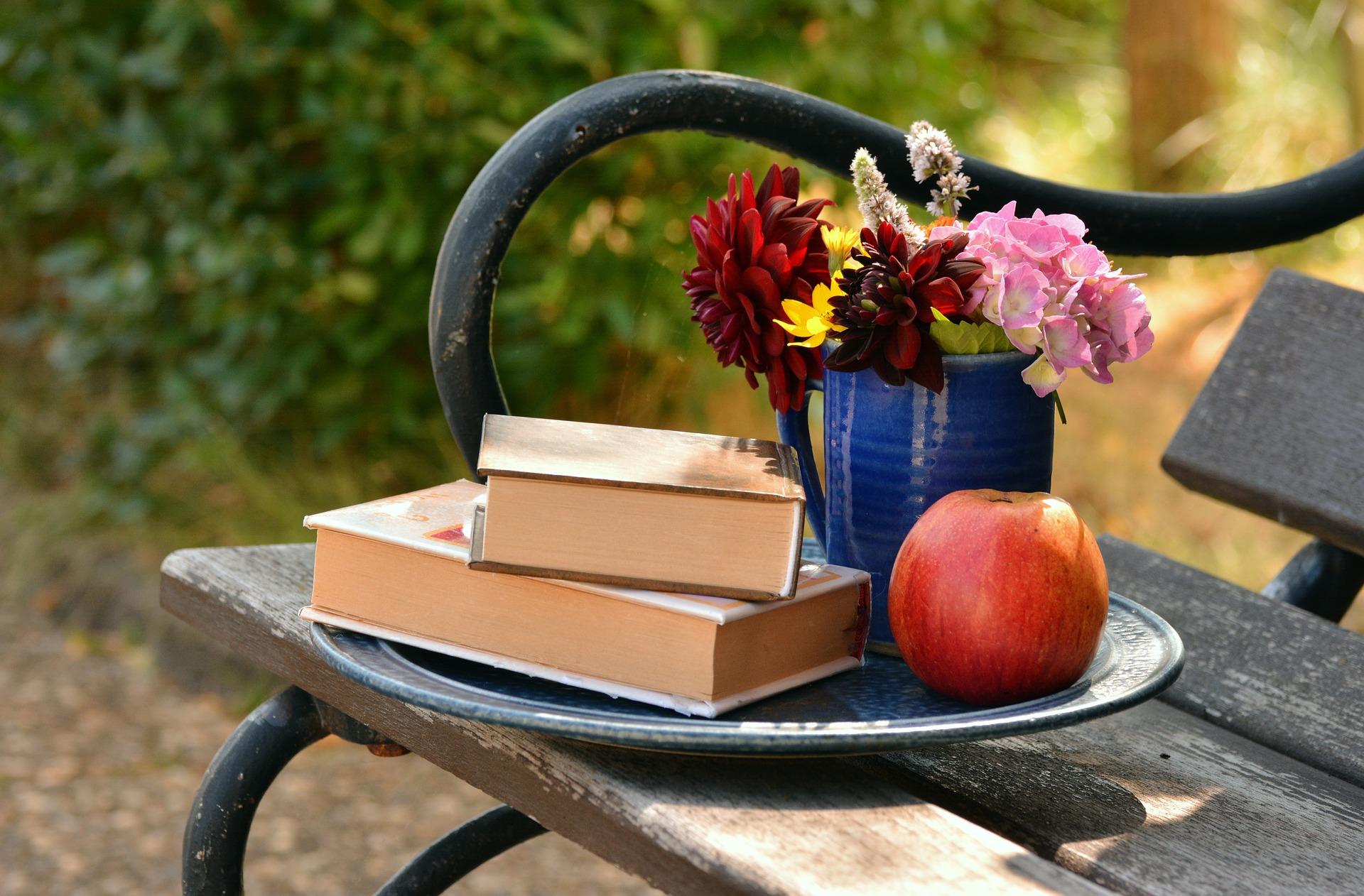 books-1578589_1920